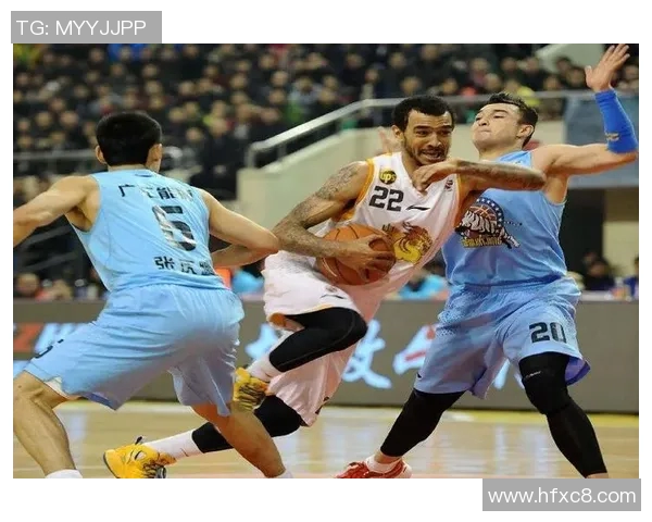 广东队与新疆队首场较量精彩回顾及赛后分析 广东队与新疆队首场较量精彩回顾及赛后分析