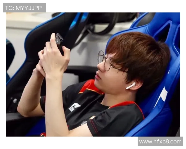 FPX战队实力引发热议电竞圈对其表现的不同看法与争论